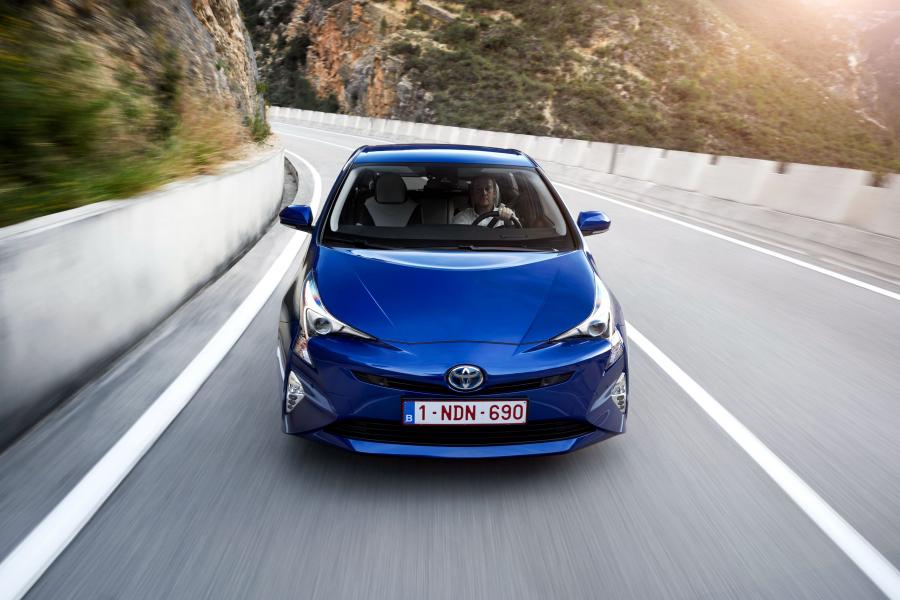  Toyota Prius 2016 года  (WW) (фото 7 из 30)